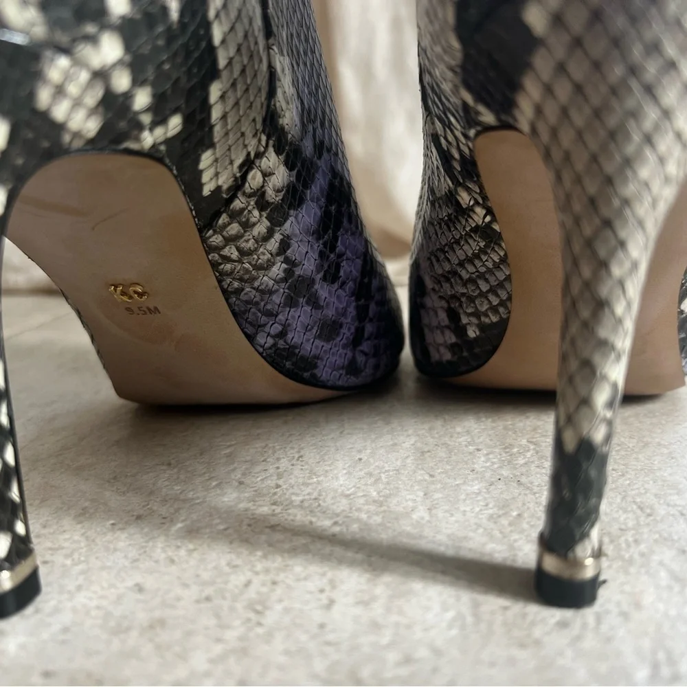 Kenneth Cole Riley 85 Simple Boot. - Picture 5 of 8